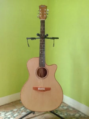 J&#039;s musical instruments